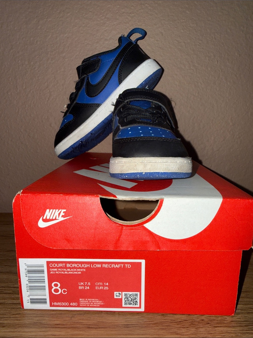 Nike Kids Blue and Black Low-Top Sneakers